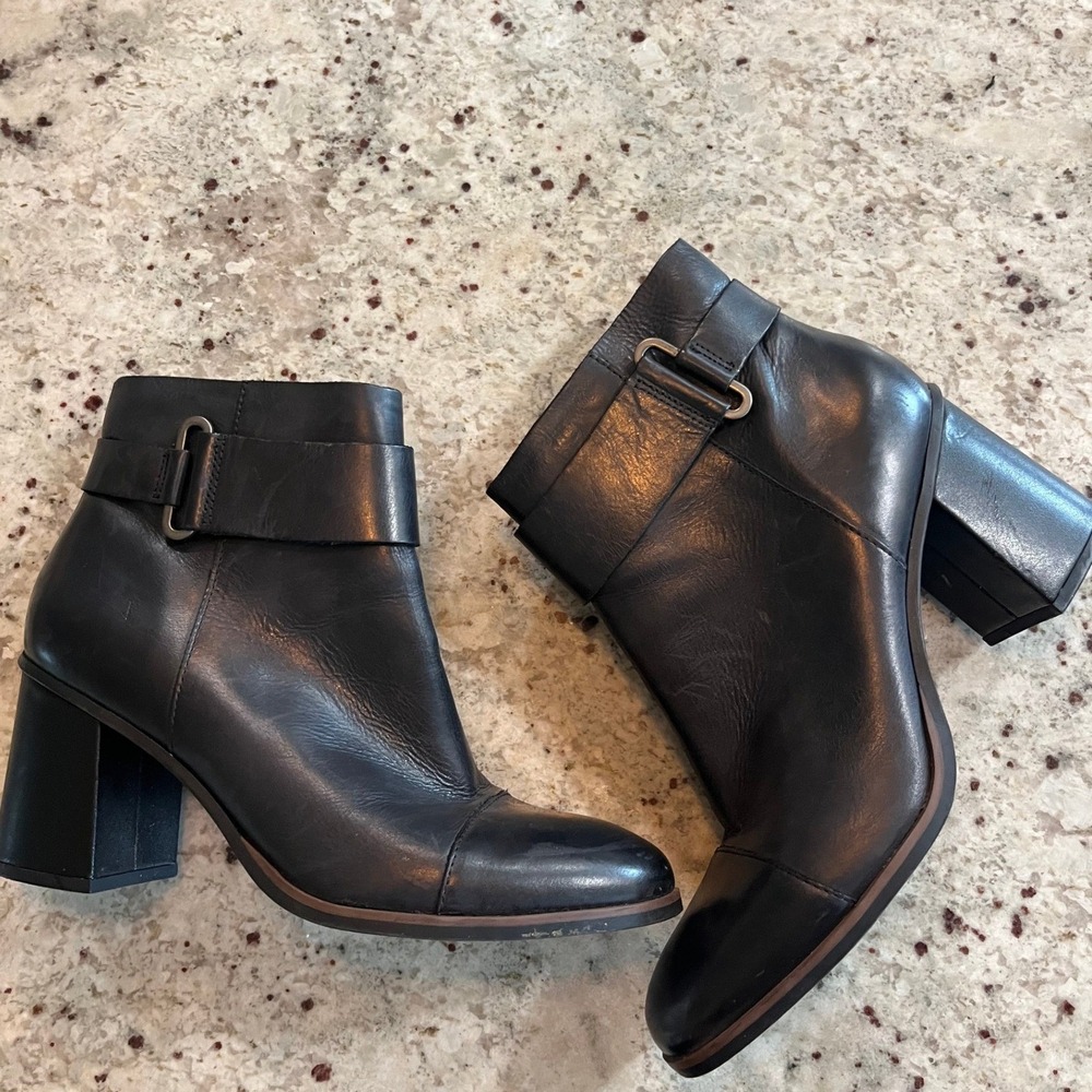 Korks Women Navy Leather Ankle Boots Block Heel Cap Toe‎ Zip Bootie Size 10M